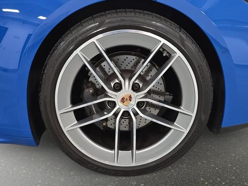 Certified 2025 Porsche 911 Carrera RWD image 28