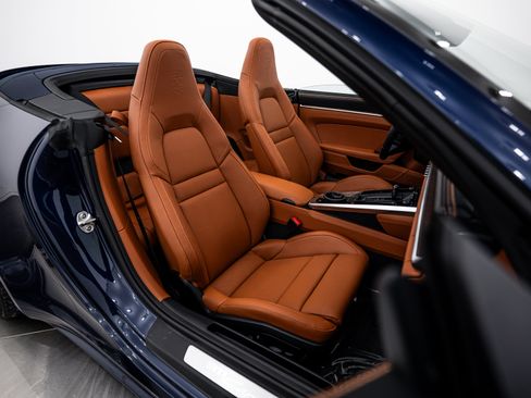 New 2026 Porsche 911 Carrera 4S image 18