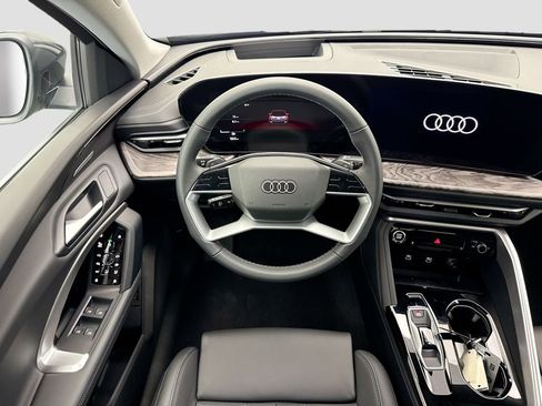 Used 2025 Audi Q5 Prestige image 11