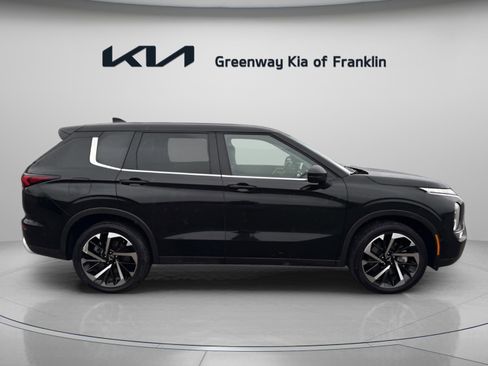 Used 2024 Mitsubishi Outlander SE image 8