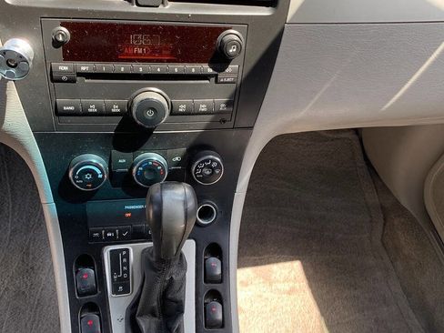 Used 2007 Suzuki XL7 2WD w/ 3rd Row image 9