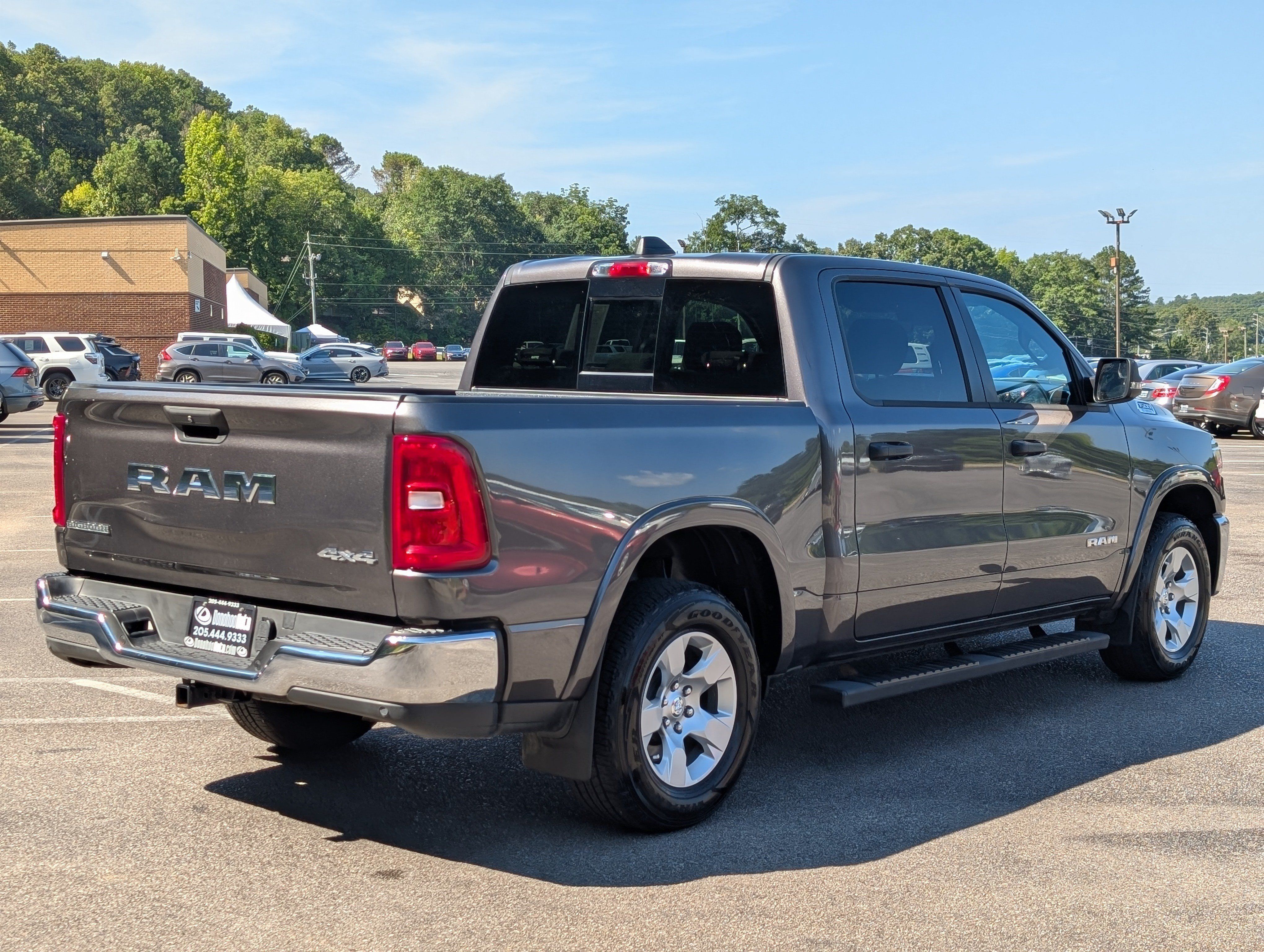 Used 2025 RAM 1500 Big Horn AWD/4WD image 9