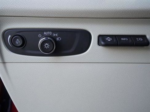 Used 2022 Buick Envision Avenir w/ Technology Package II image 24