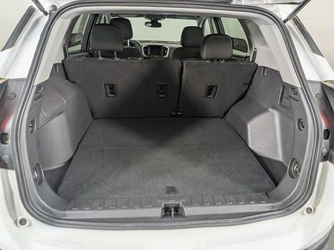 Certified 2024 GMC Terrain SLE image 11