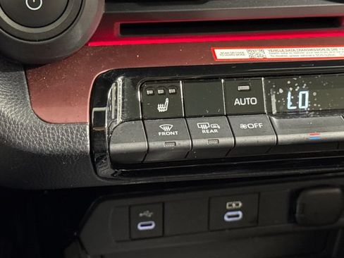 Used 2024 Toyota Prius Prime FWD image 38