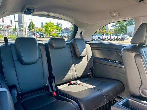 Used 2023 Honda Odyssey Touring image 16