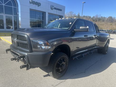 Used 2016 RAM 3500 Tradesman w/ Popular Equipment Group image 2