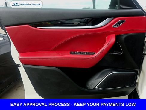 Used 2017 Maserati Levante image 11