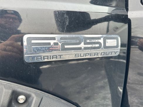 Used 2005 Ford F250 Lariat image 26