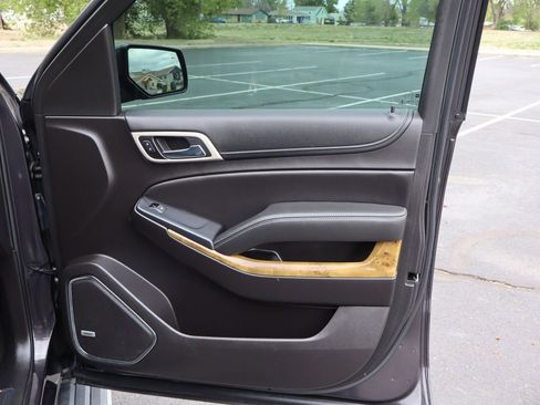 Used 2017 GMC Yukon Denali w/ Open Road Package AWD/4WD image 28