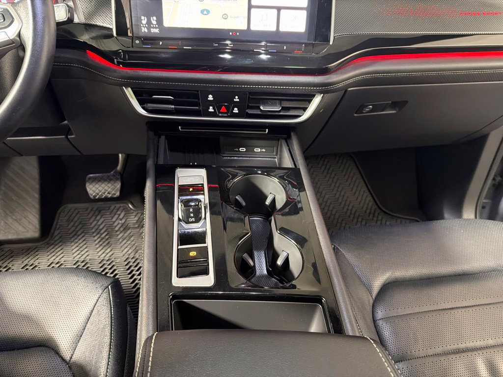 Certified 2025 Volkswagen Atlas Cross Sport SEL AWD/4WD image 17
