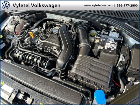 Certified 2024 Volkswagen Jetta SE w/ Panoramic Sunroof Package image 8
