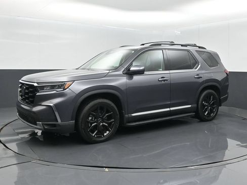 Certified 2025 Honda Pilot Touring image 1