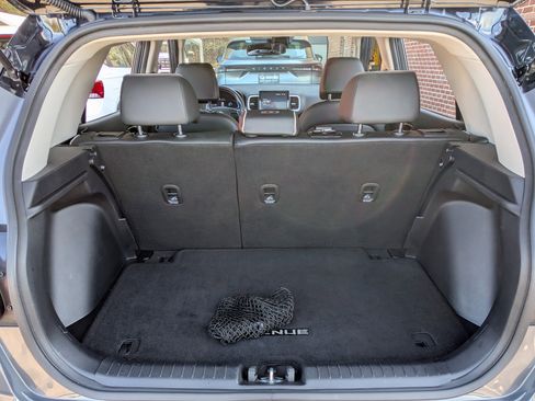 Used 2024 Hyundai Venue Limited image 17