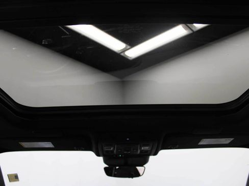 Certified 2024 Cadillac Escalade Sport w/ LPO, ONYX Package image 22