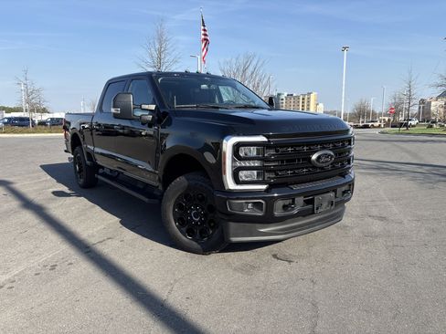 Used 2024 Ford F250 XLT w/ Black Appearance Package image 2