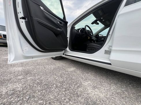 Used 2017 Chevrolet Impala LT FWD image 11