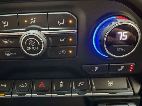 Used 2021 Chevrolet Silverado 2500 LT w/ Convenience Package image 25