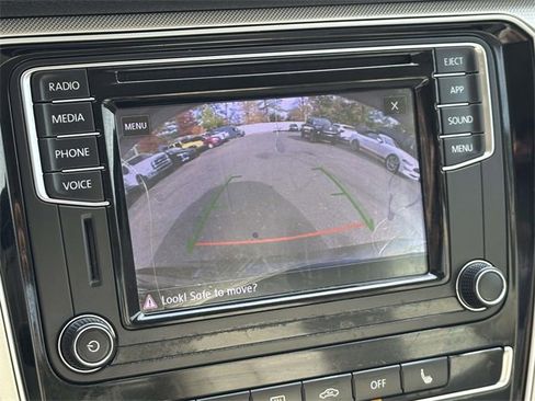 Used 2019 Volkswagen Passat 2.0T Wolfsburg image 11