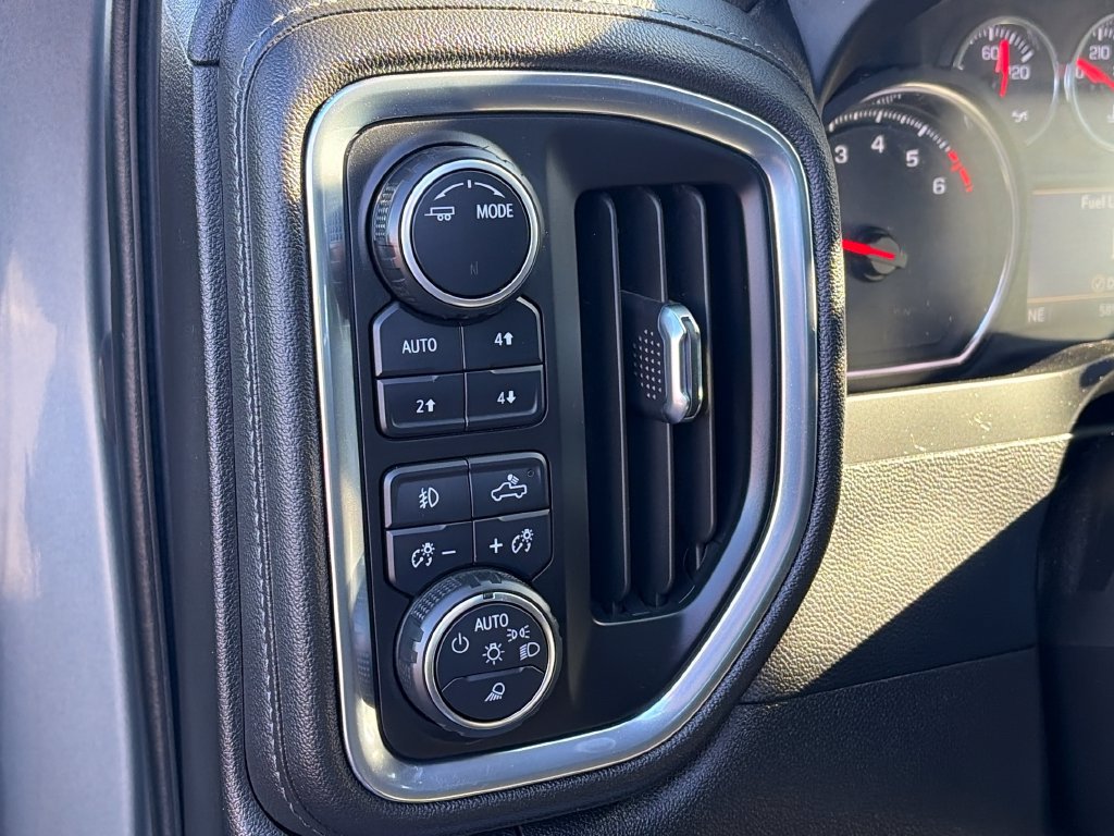 Used 2022 Chevrolet Silverado 1500 RST AWD/4WD image 17