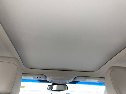 Used 2020 Ford Edge Titanium image 23