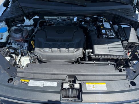 Certified 2022 Volkswagen Tiguan SE R-Line AWD/4WD image 20