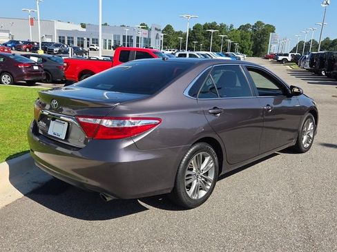 Used 2016 Toyota Camry SE FWD image 12
