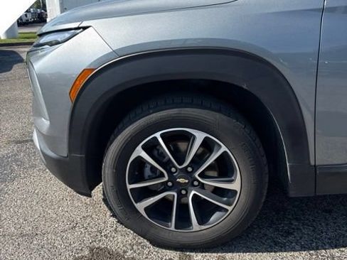 Used 2025 Chevrolet TrailBlazer LT AWD/4WD image 7