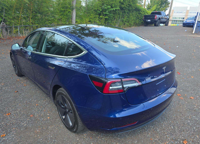 Used 2018 Tesla Model 3 Mid Range RWD image 2