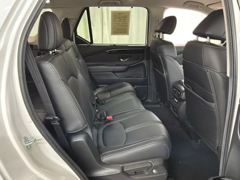 Certified 2025 Honda Pilot EX-L image 26