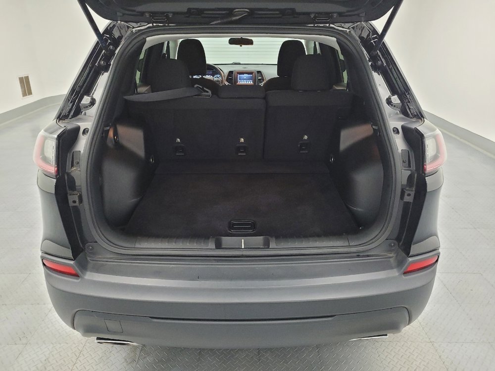 Used 2019 Jeep Cherokee Latitude w/ Popular Appearance Group AWD/4WD image 29