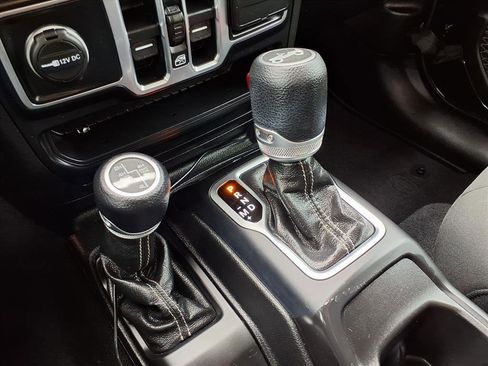 Used 2020 Jeep Wrangler Unlimited Sahara w/ LED Lighting Group image 11