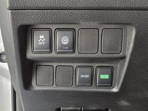 Used 2021 Nissan Rogue Sport S image 29