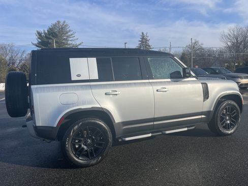 Used 2023 Land Rover Defender 110 S image 7