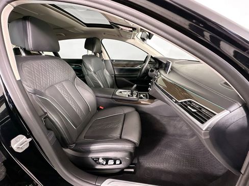 Used 2021 BMW 740i xDrive w/ Premium Package AWD/4WD image 29
