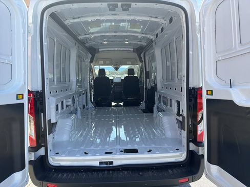 New 2026 Ford Transit 250 148 Medium Roof RWD image 18