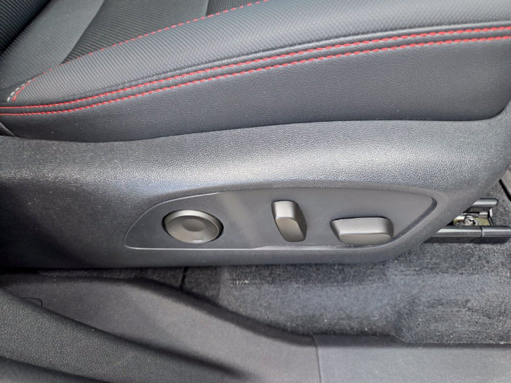 Used 2024 Chevrolet Traverse RS w/ LPO, Floor Liner Package FWD image 17
