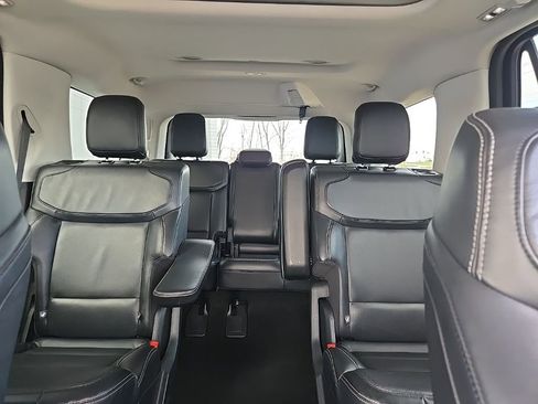 Used 2025 Ford Expedition Platinum AWD/4WD image 41