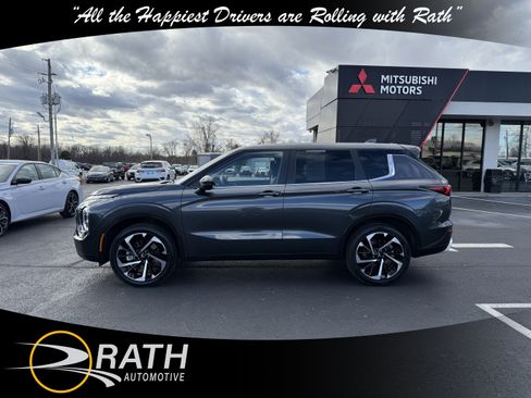 Used 2024 Mitsubishi Outlander SE image 6