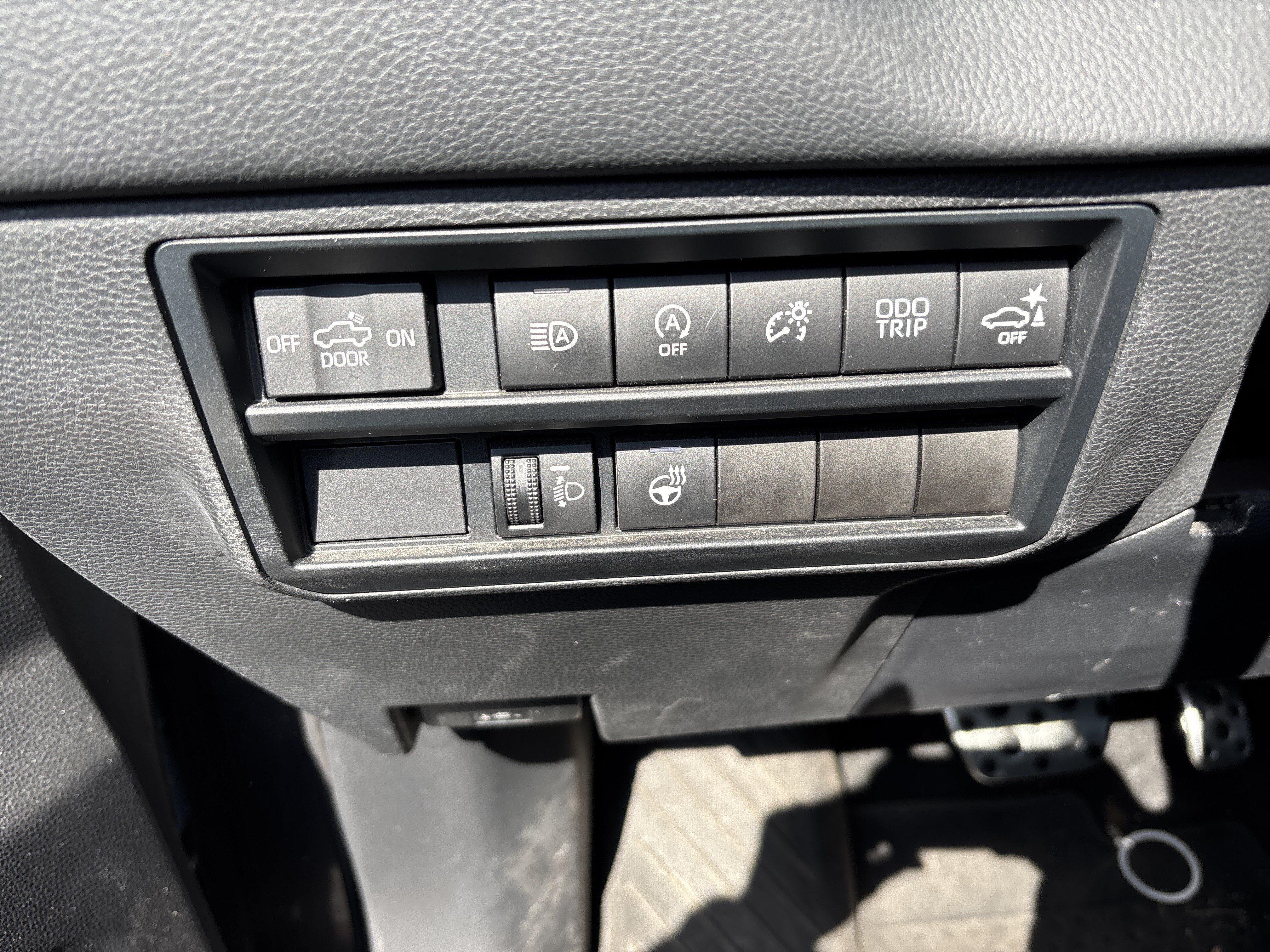 Used 2022 Toyota Tundra Limited w/ TRD Off-Road Package AWD/4WD image 32