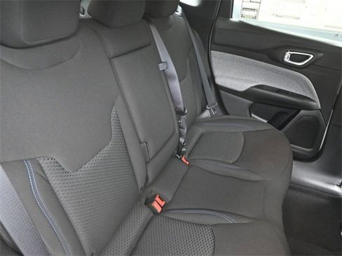 Used 2025 Jeep Compass Sport w/ Mopar Graphics Package image 16