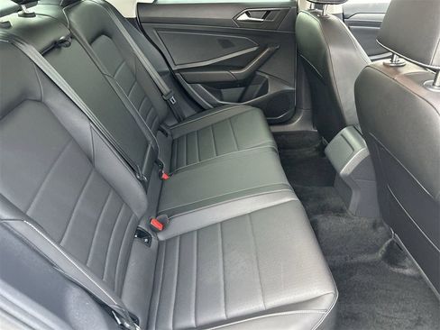 Certified 2024 Volkswagen Jetta SE w/ Panoramic Sunroof Package image 10