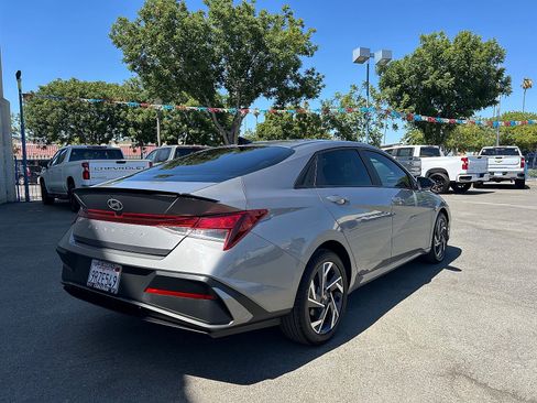 Used 2025 Hyundai Elantra Sport w/ Cargo Package FWD image 3
