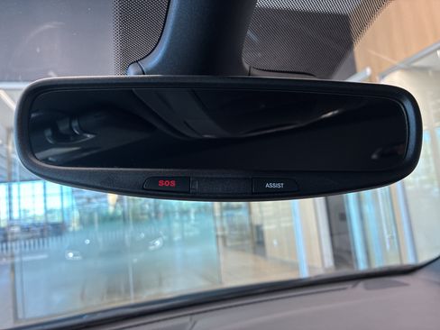 Certified 2025 Chrysler Pacifica Select FWD image 32