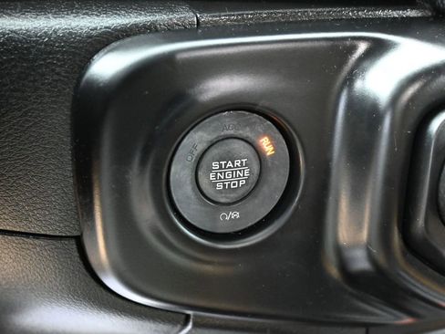 Used 2022 Jeep Wrangler Unlimited Sahara w/ Cold Weather Group image 22