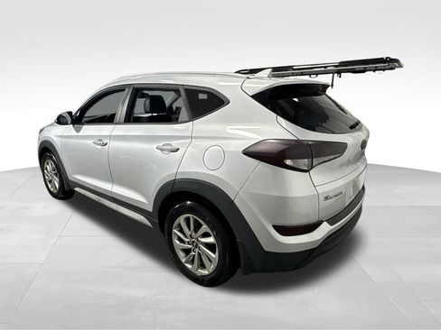 Used 2017 Hyundai Tucson SE Plus AWD/4WD image 8