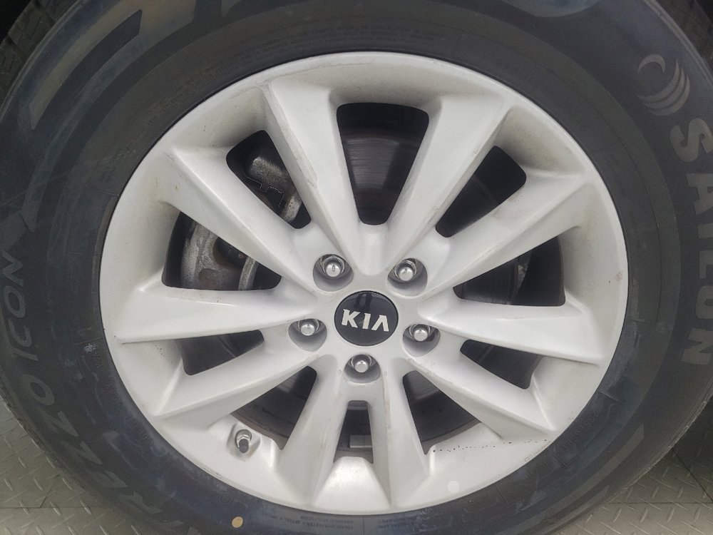 Used 2019 Kia Sorento FWD image 31