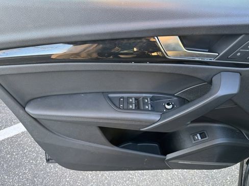 Used 2020 Audi Q5 2.0T Premium Plus w/ Premium Plus Package image 26