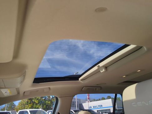 Used 2017 GMC Acadia Denali w/ Technology Package image 24