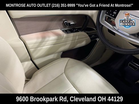 Used 2025 Land Rover Range Rover SE image 40